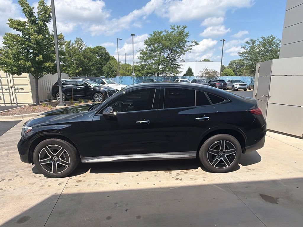Used 2025 Mercedes-Benz GLC 300 4MATIC image 2