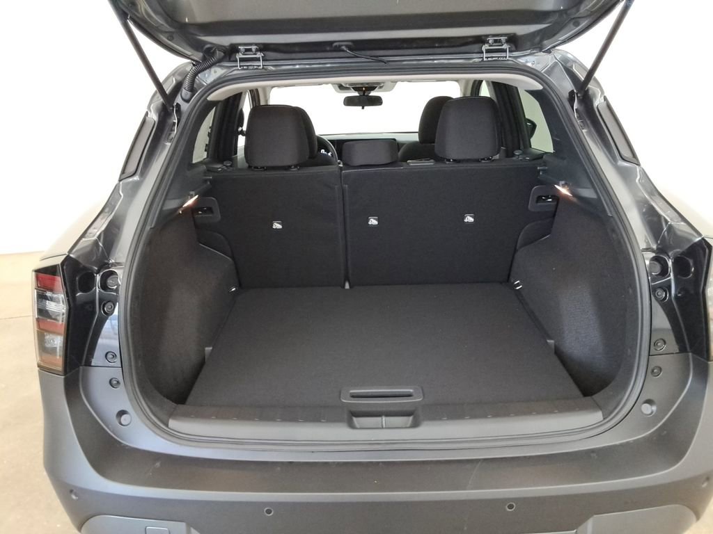 Used 2025 Nissan Kicks SV w/ SV Premium Package FWD image 18