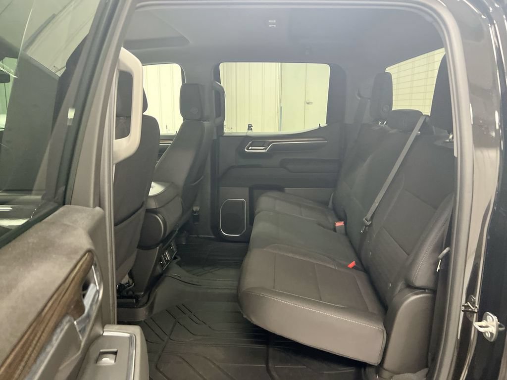 Used 2023 Chevrolet Silverado 1500 LT AWD/4WD image 23