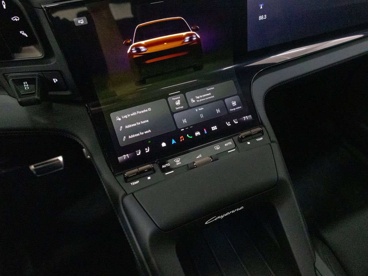 New 2026 Porsche Cayenne Electric AWD/4WD image 16