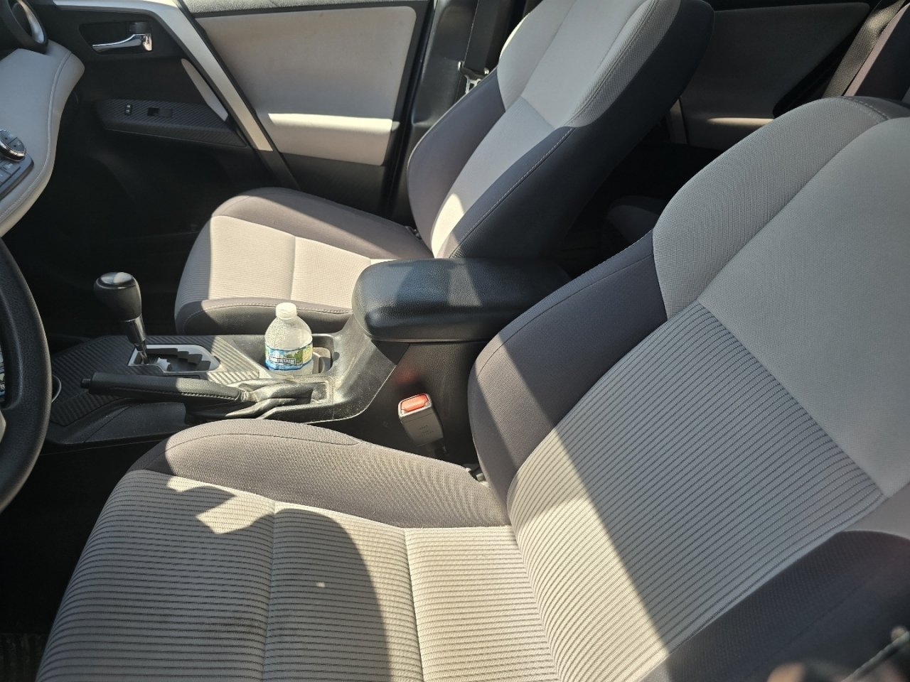 Used 2015 Toyota RAV4 XLE AWD/4WD image 21