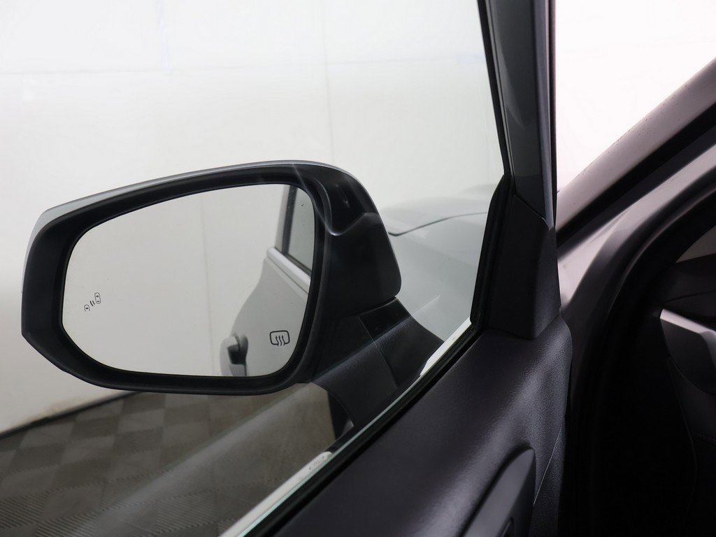 Used 2020 Toyota Highlander XLE image 38