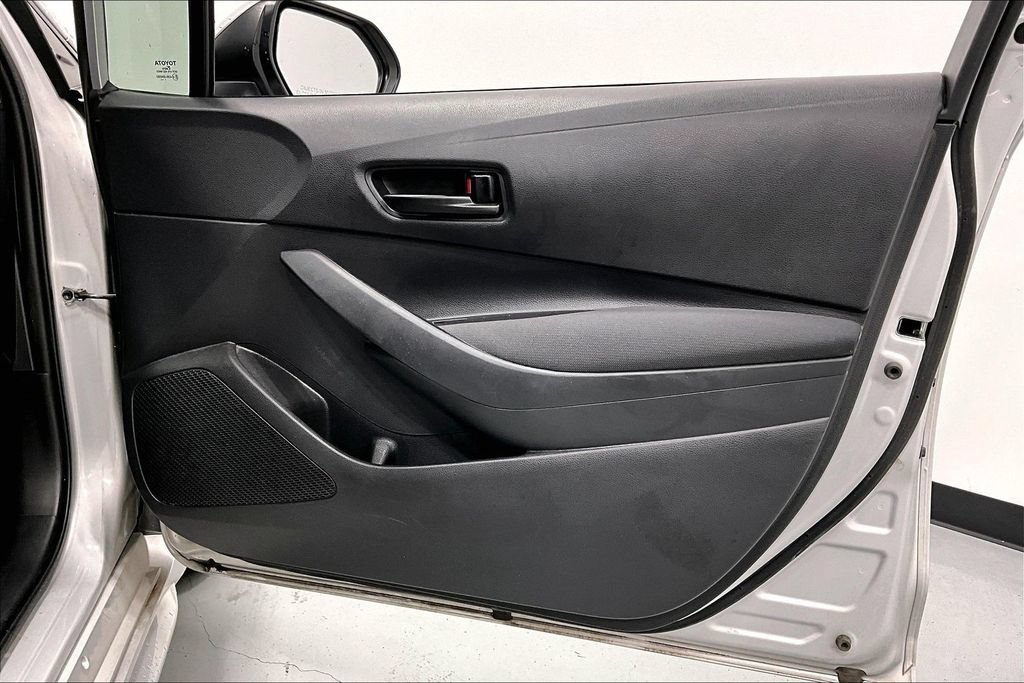 Used 2022 Toyota Corolla LE FWD image 22