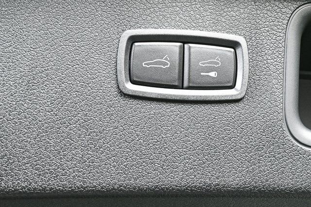 Certified 2026 Porsche Macan image 30