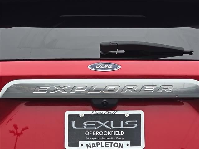 Used 2020 Ford Explorer Platinum w/ Premium Technology Package image 9