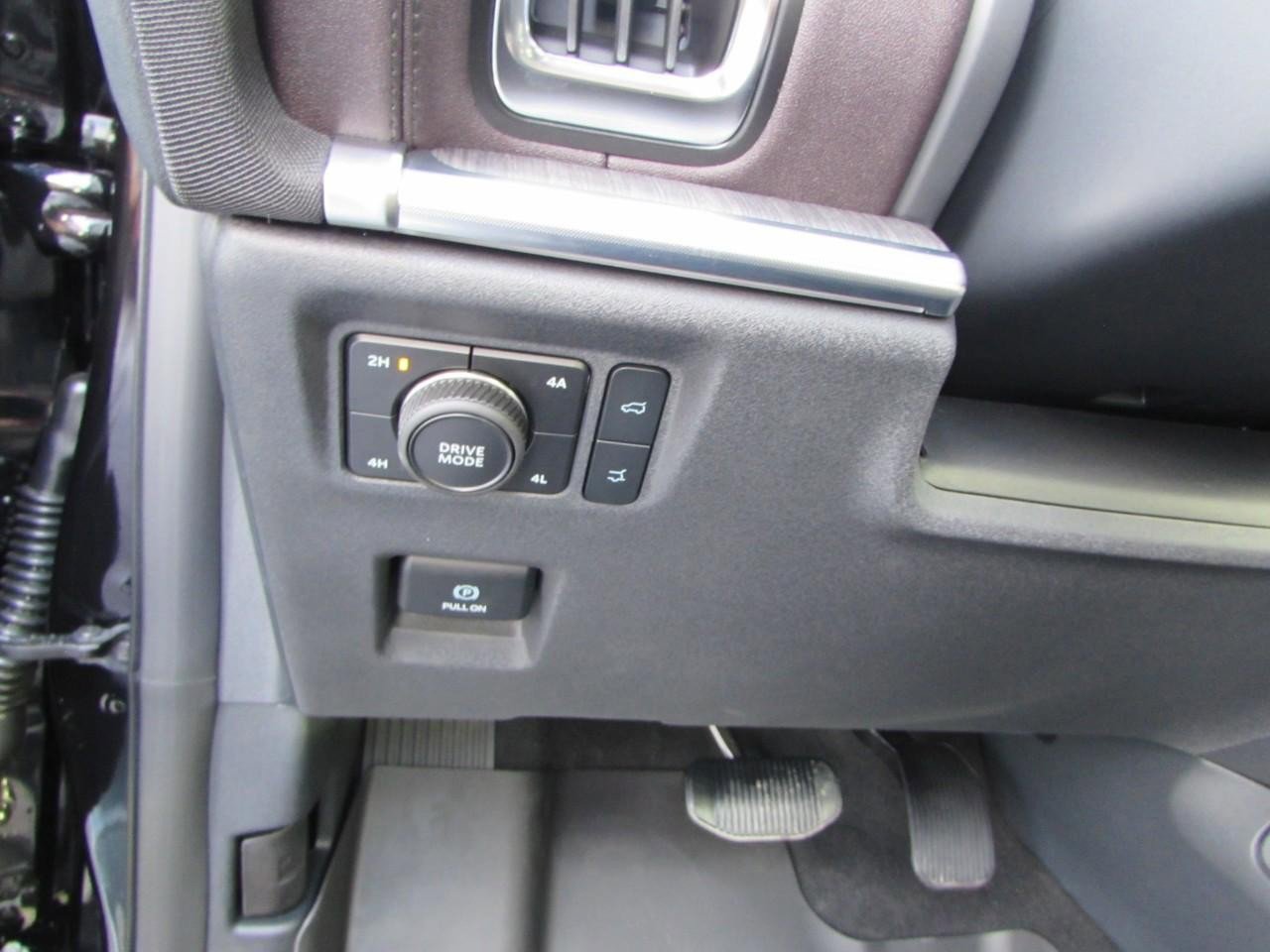 New 2025 Ford Expedition Platinum w/ Platinum Ultimate Package image 13