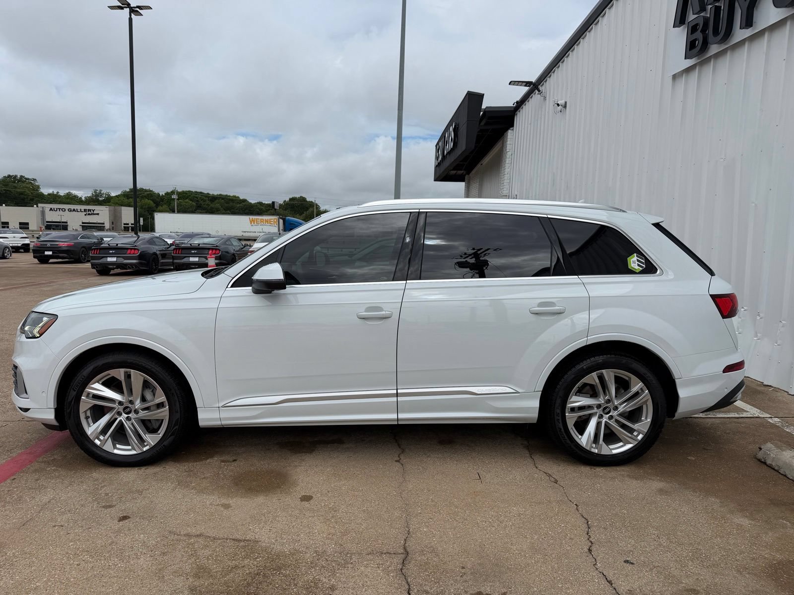 Used 2021 Audi Q7 3.0T Prestige AWD/4WD image 3