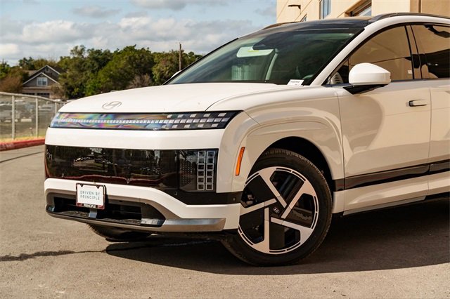 New 2026 Hyundai Ioniq 9 Calligraphy image 3