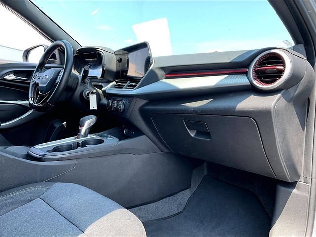 Used 2025 Chevrolet Trax RS w/ Driver Confidence Package FWD image 14