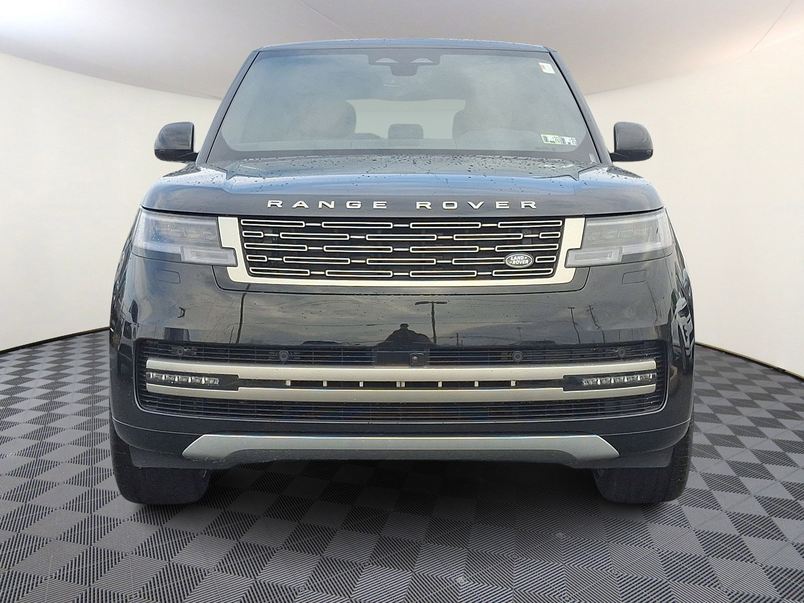 New 2025 Land Rover Range Rover Long Wheelbase SE image 6