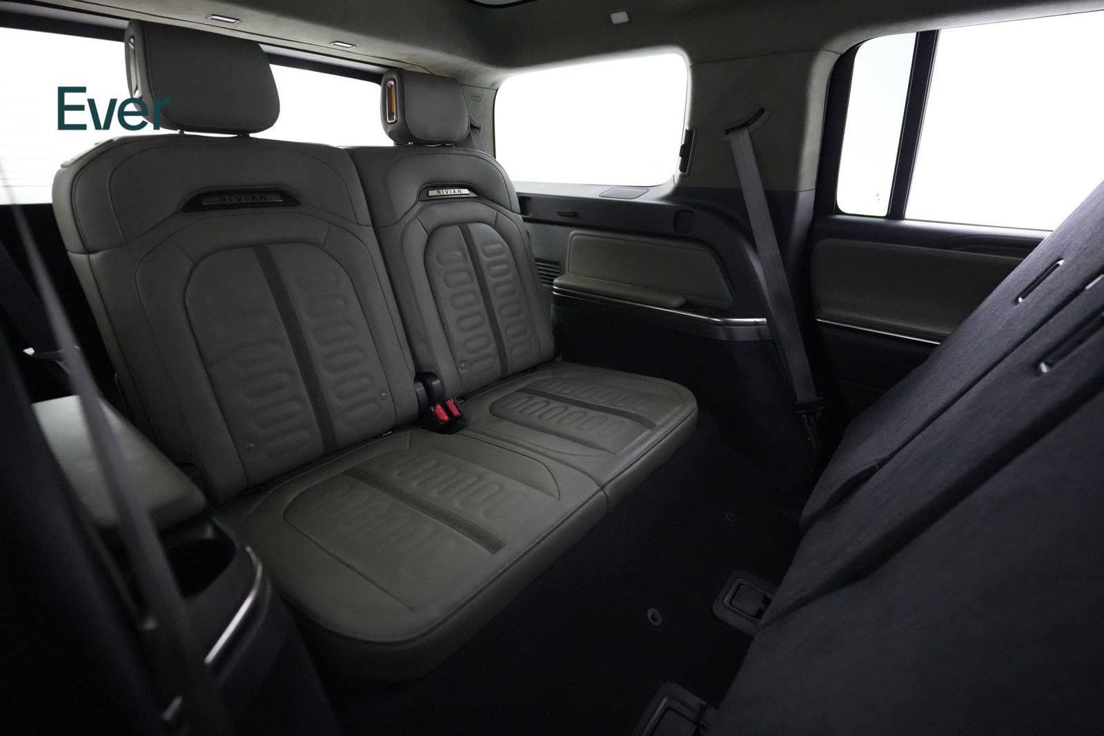 Used 2024 Rivian R1S Adventure AWD/4WD image 26