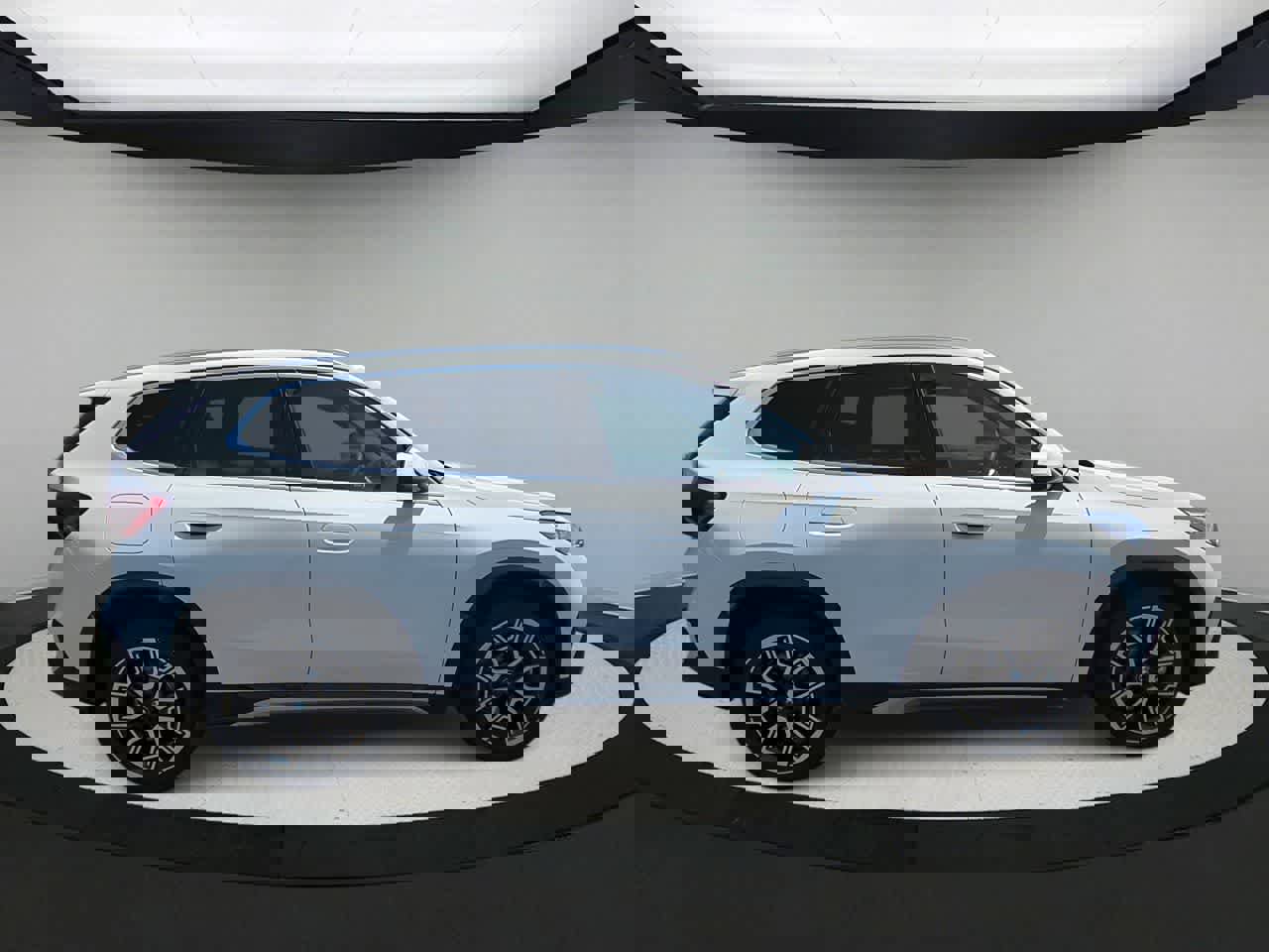 Used 2025 BMW X1 xDrive28i w/ Technology Package image 9