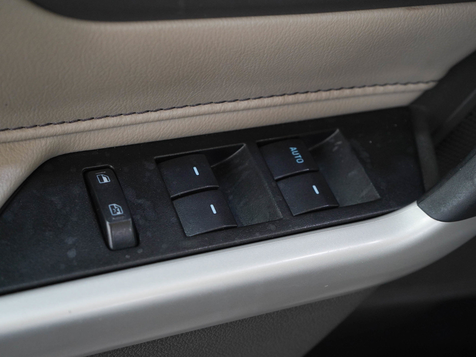 Used 2014 Ford Edge Limited FWD image 21