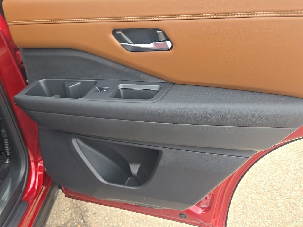 New 2026 Nissan Pathfinder Platinum image 31