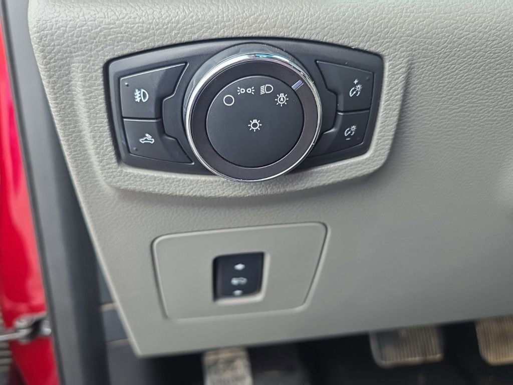 Used 2017 Ford F150 XLT w/ Equipment Group 302A Luxury AWD/4WD image 21