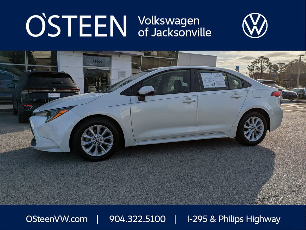 Used 2020 Toyota Corolla LE w/ LE Premium Package image 1