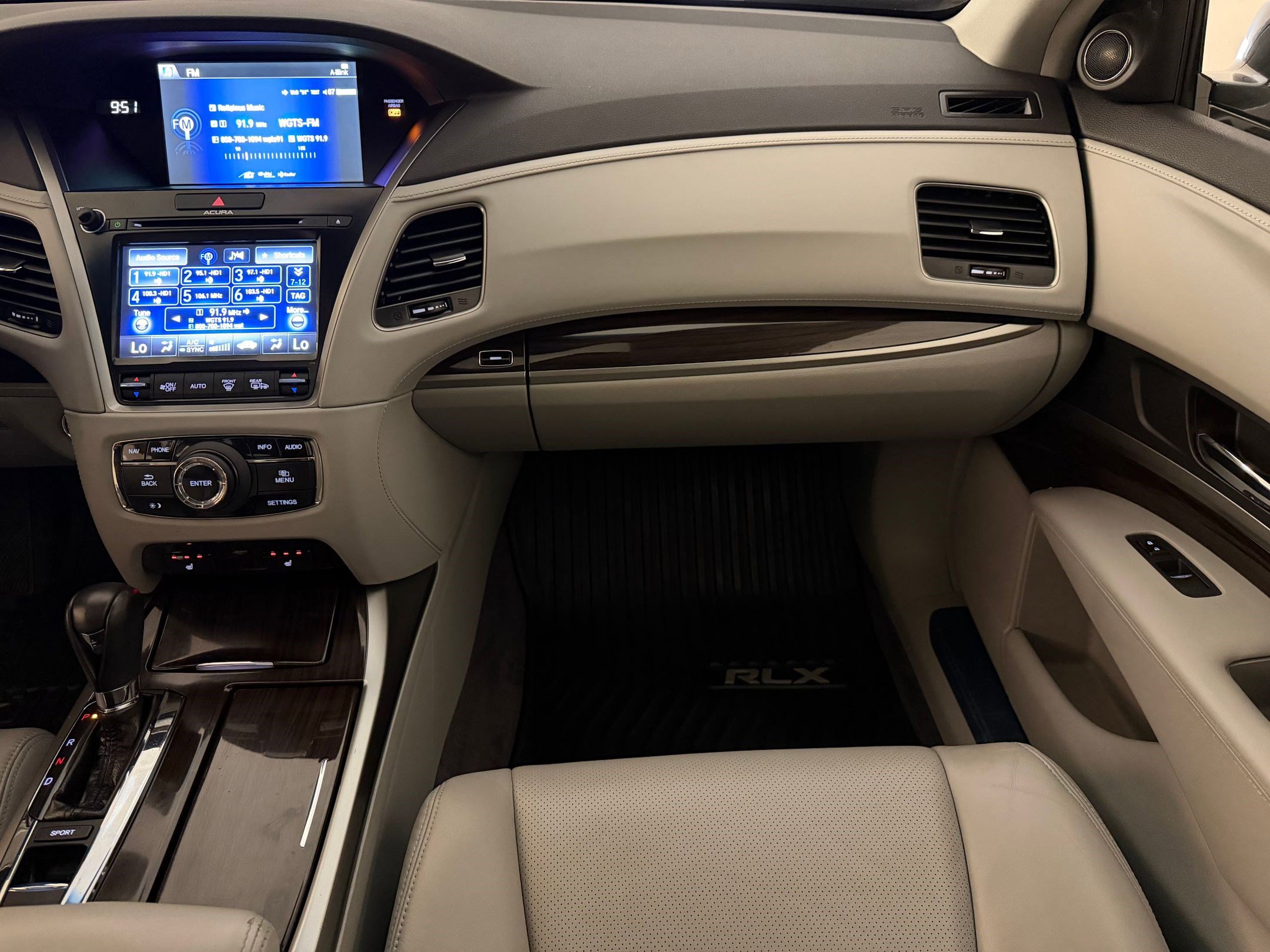 Used 2016 Acura RLX w/ Technology Package FWD image 29