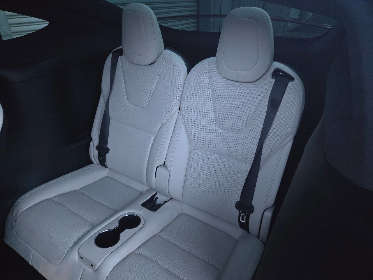 Used 2022 Tesla Model X image 25