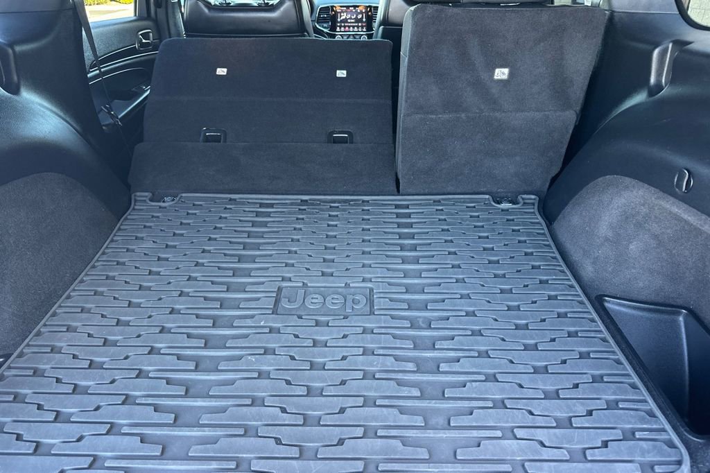 Used 2019 Jeep Grand Cherokee Limited image 12