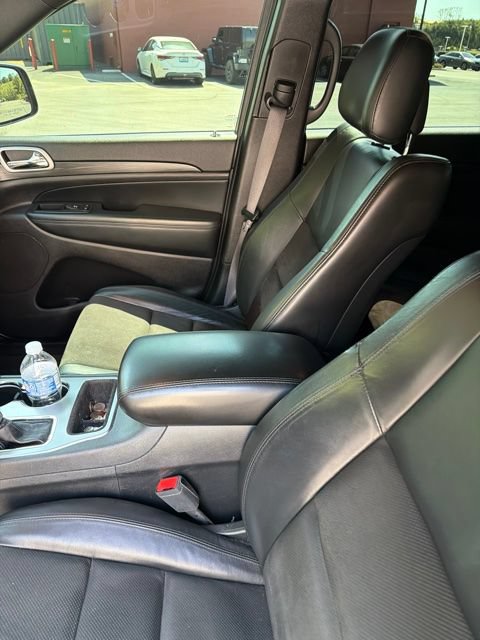 Used 2020 Jeep Grand Cherokee Altitude AWD/4WD image 9