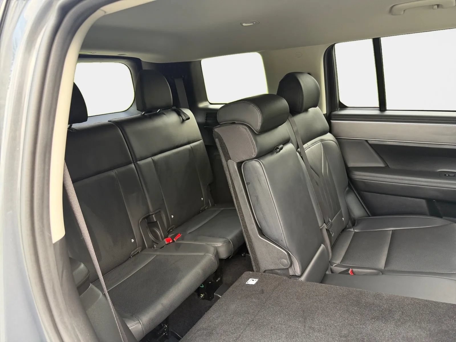 Used 2026 Hyundai Santa Fe SEL FWD image 13
