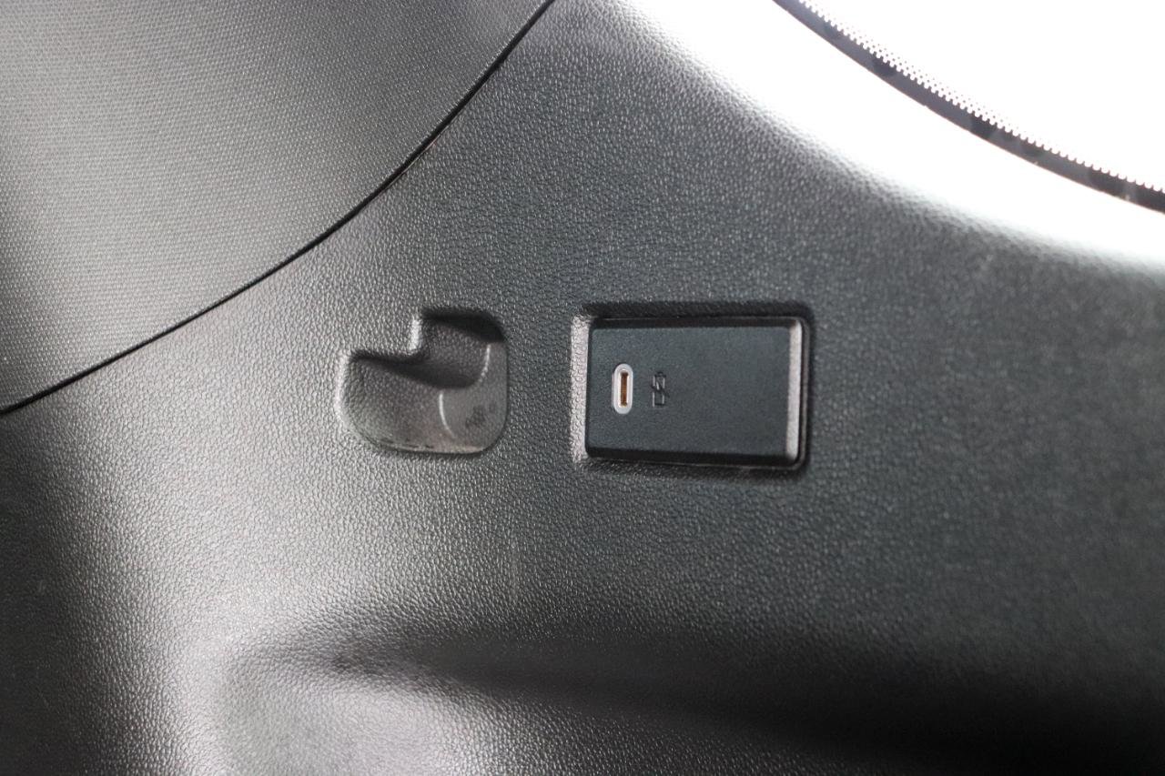 Used 2024 GMC Yukon SLT image 59