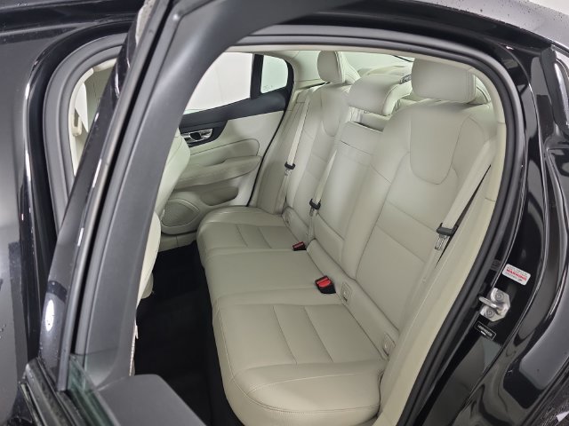 Used 2019 Volvo S60 T5 Momentum FWD image 24