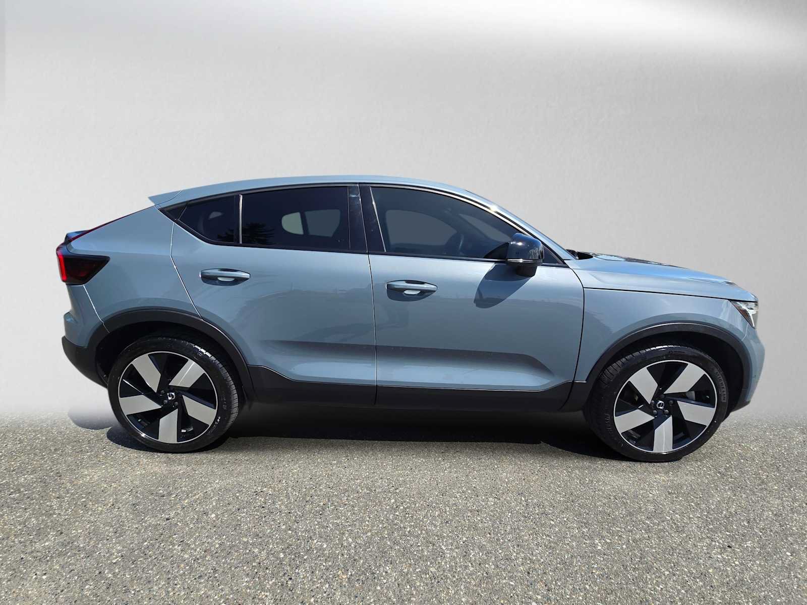 Used 2023 Volvo C40 P8 Recharge Ultimate AWD/4WD image 8