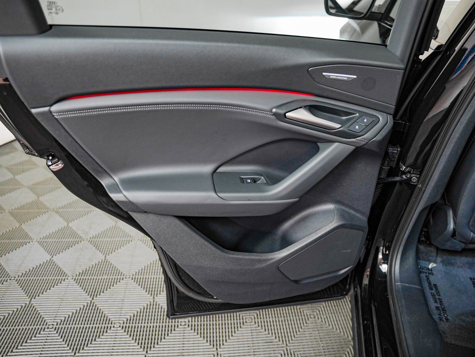 Certified 2025 Audi Q6 e-tron Premium Plus w/ Premium Plus image 24