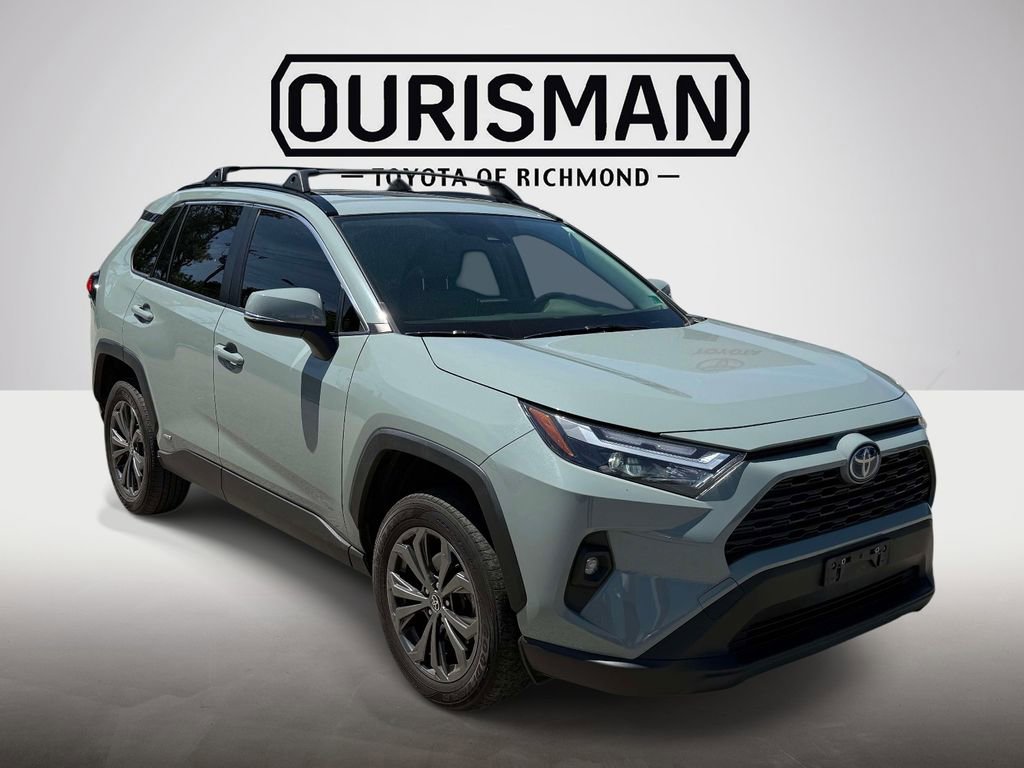 Used 2022 Toyota RAV4 XLE Premium AWD/4WD image 18