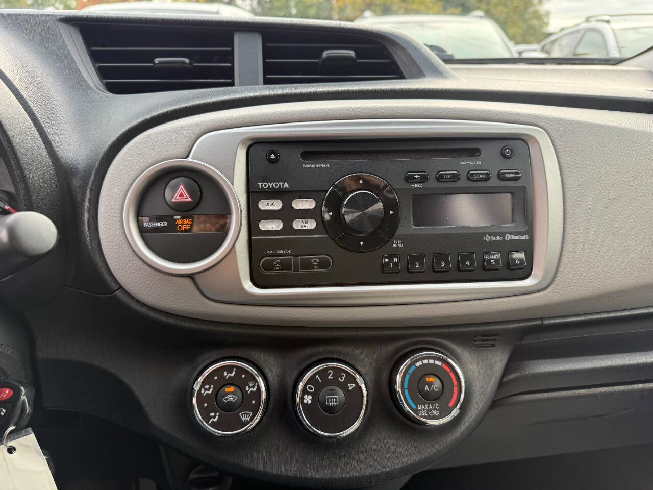 Used 2012 Toyota Yaris LE image 15