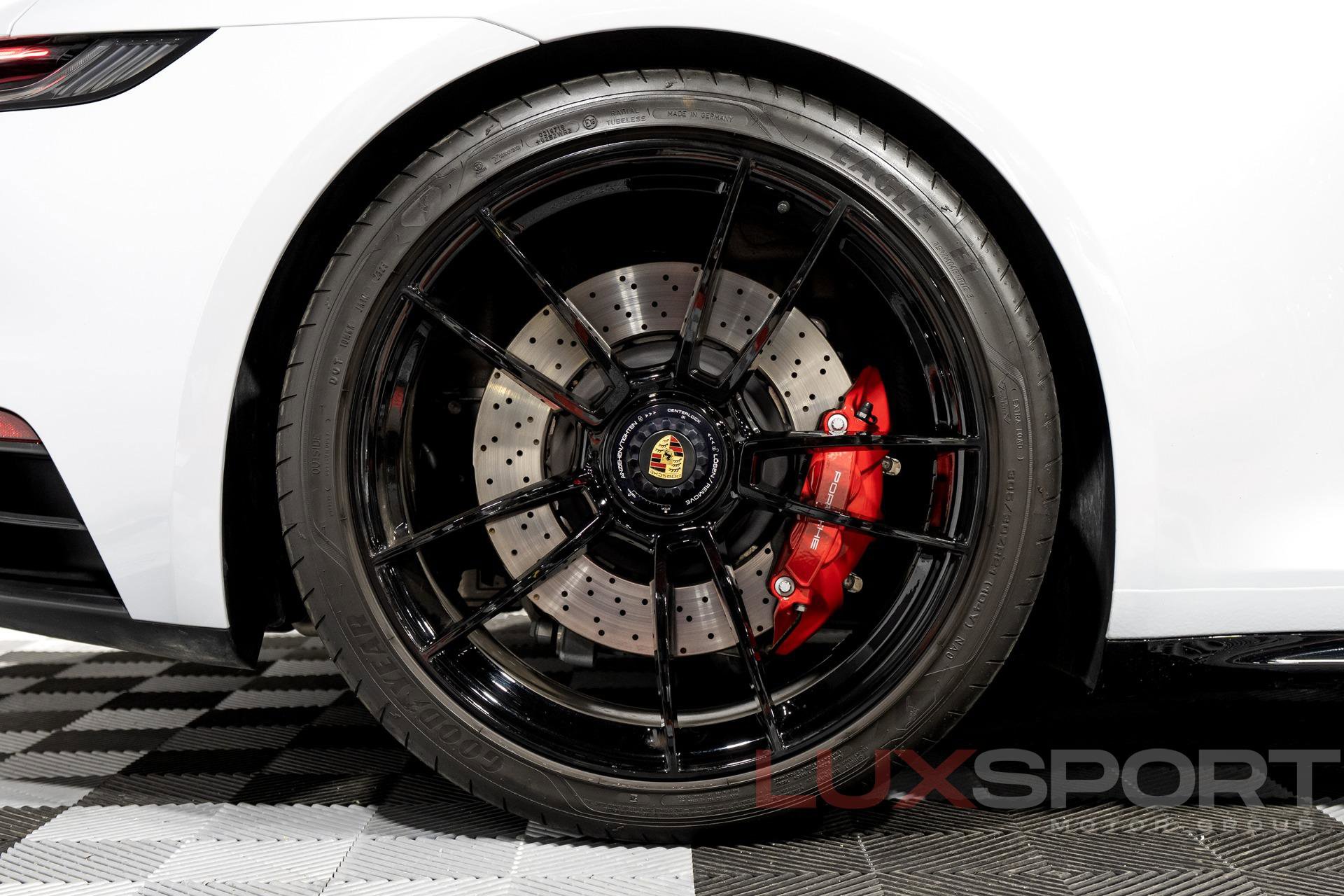 Used 2024 Porsche 911 Targa 4 GTS image 9