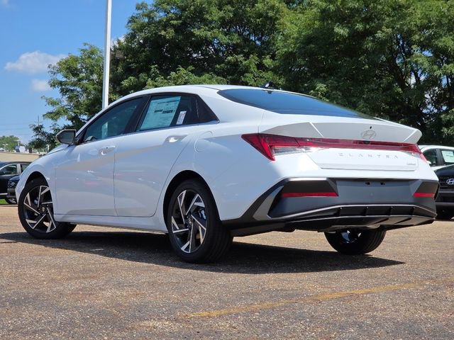 New 2026 Hyundai Elantra Limited FWD image 17