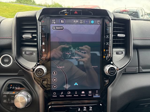 New 2026 RAM 1500 Laramie AWD/4WD image 18