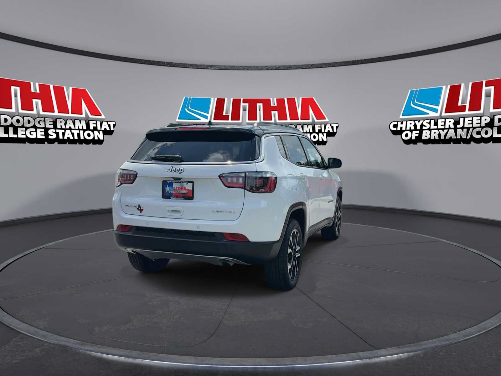 Used 2023 Jeep Compass Limited AWD/4WD image 7
