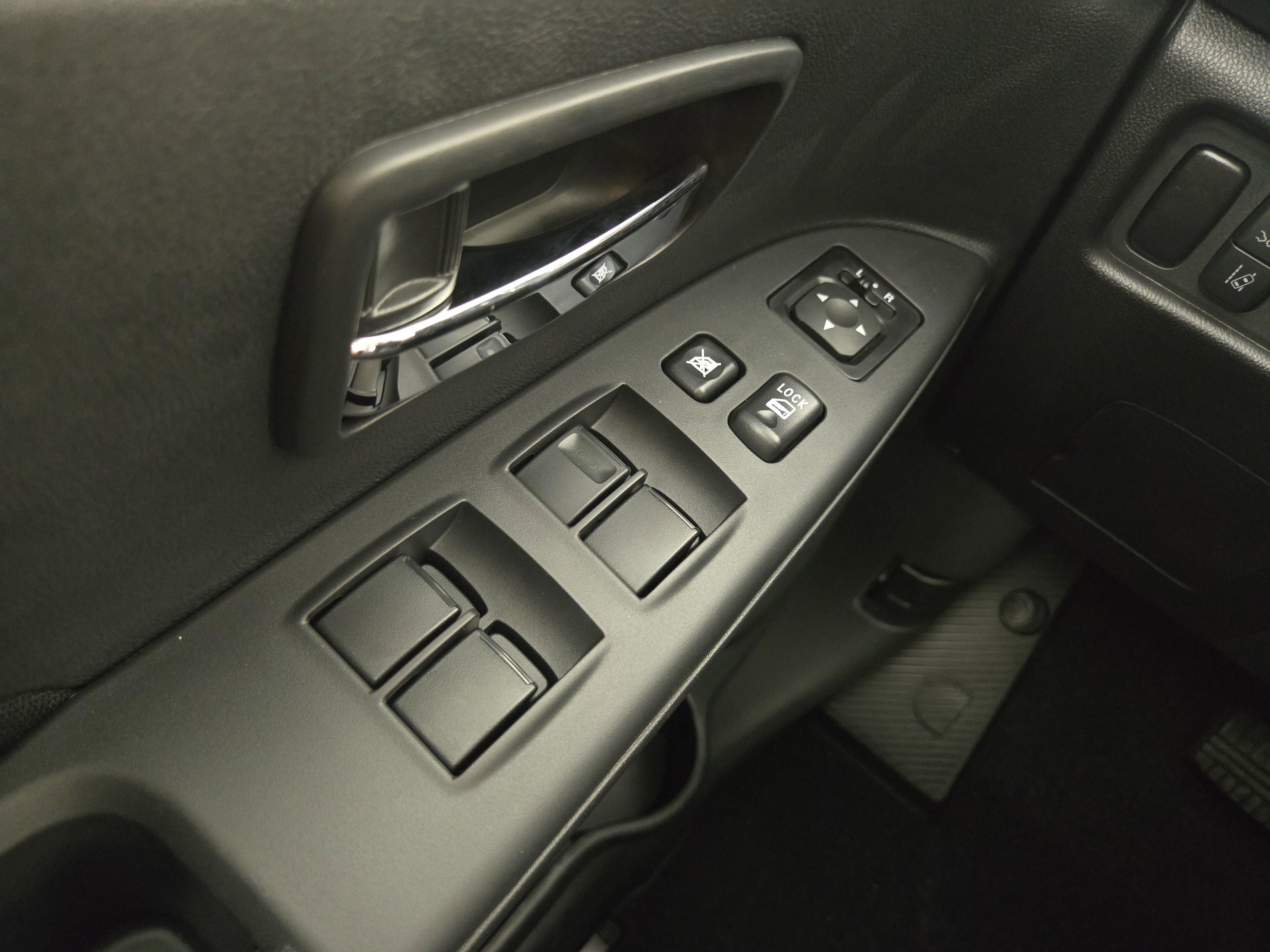 New 2025 Mitsubishi Outlander Sport ES image 24