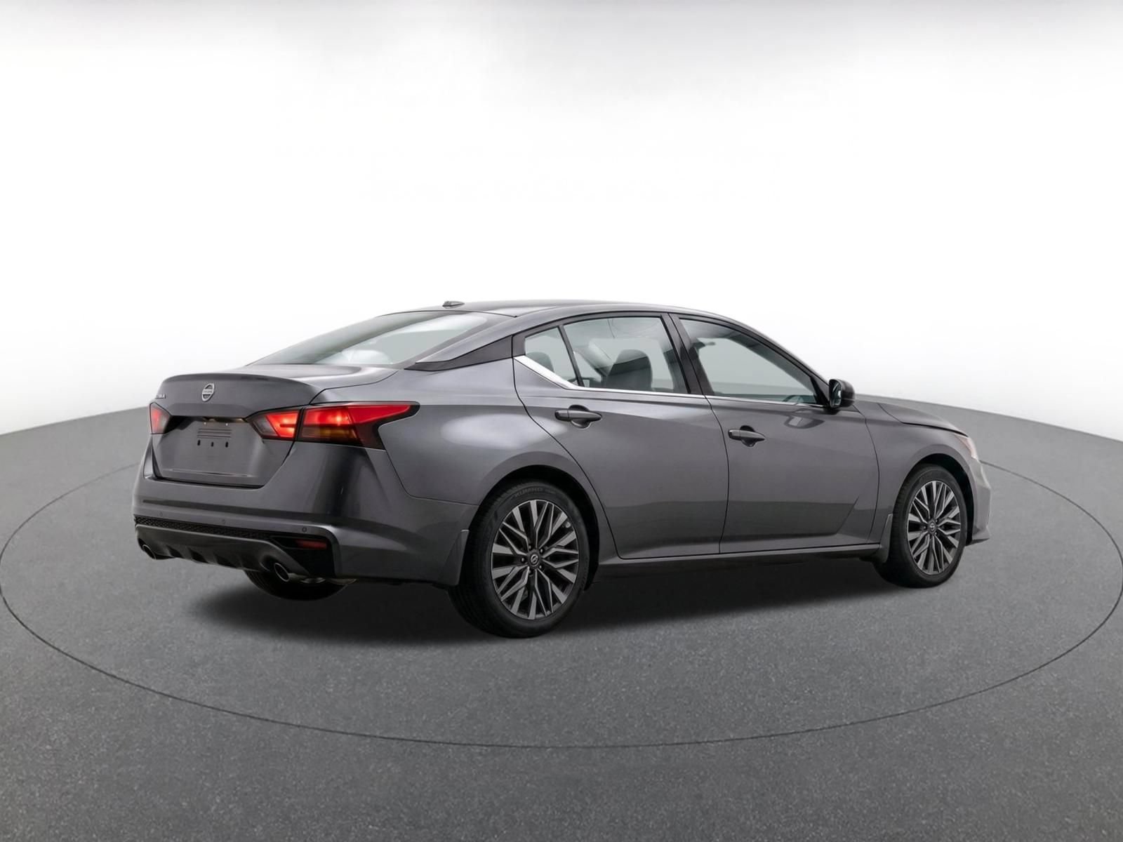 Used 2026 Nissan Altima 2.5 SV FWD image 9
