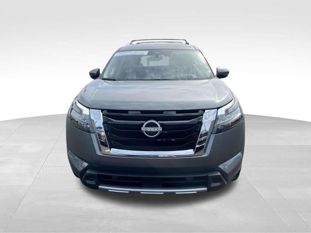 Used 2025 Nissan Pathfinder Platinum w/ Cargo Package FWD image 3