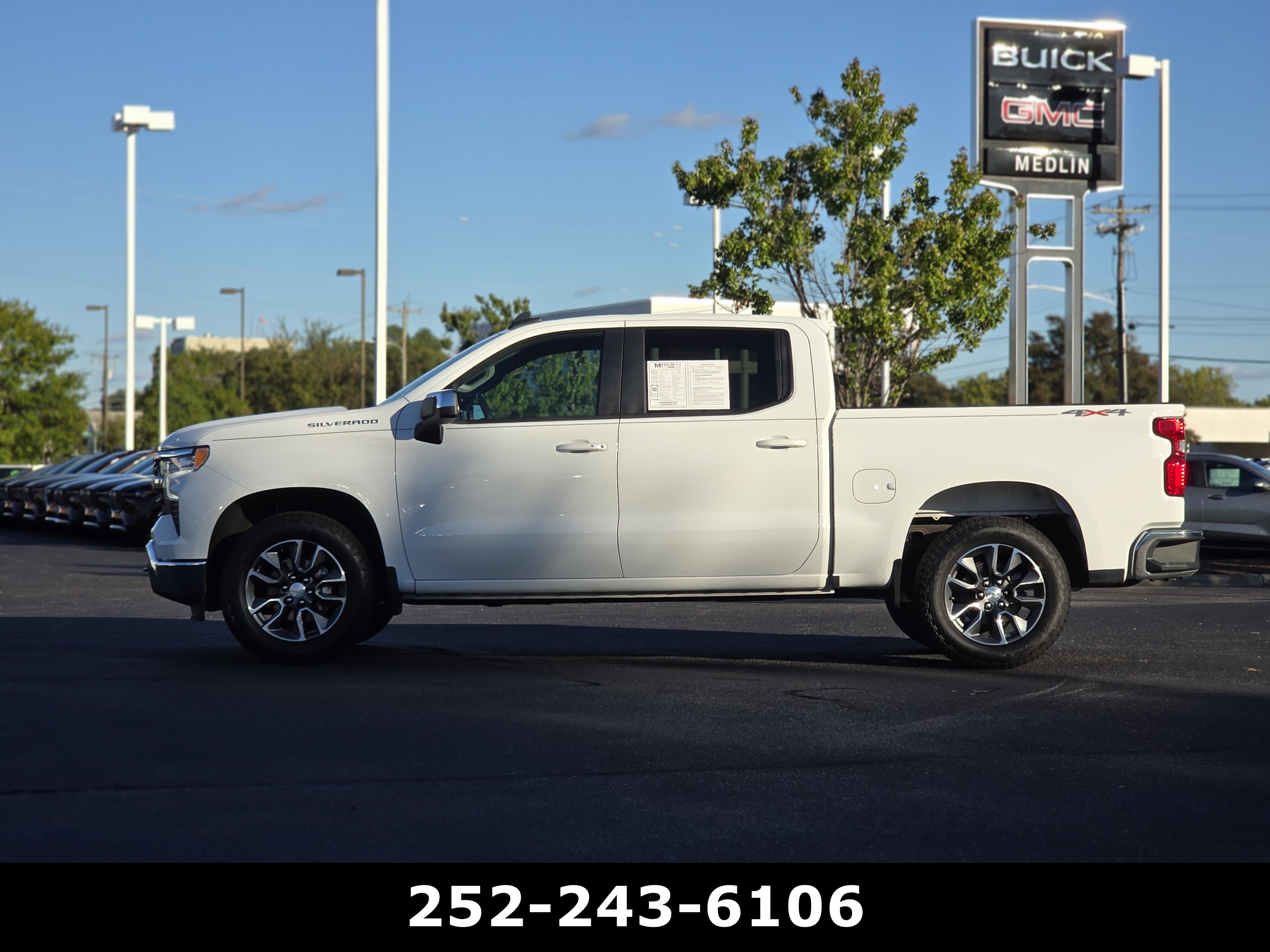 Used 2023 Chevrolet Silverado 1500 LT AWD/4WD image 5