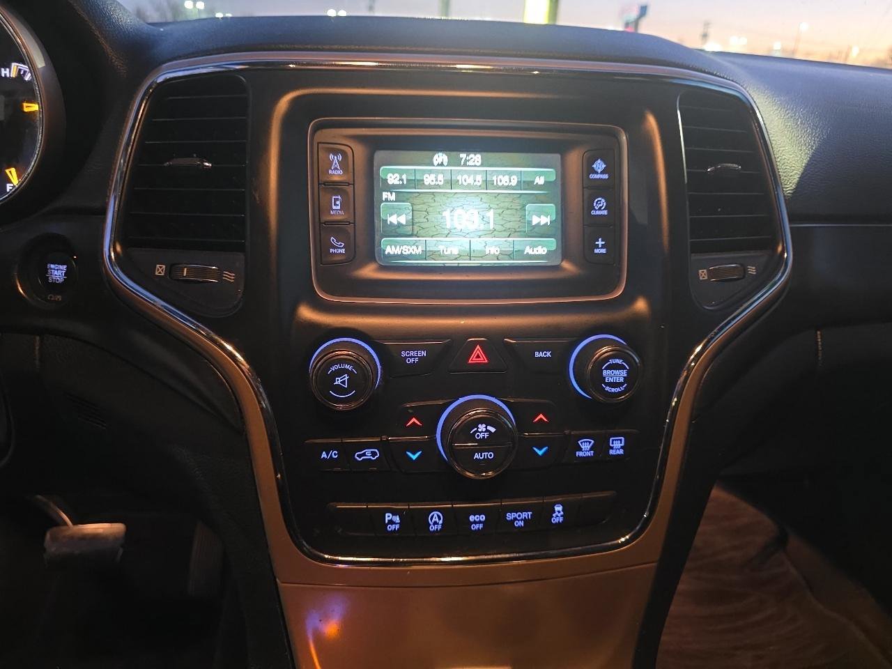 Used 2017 Jeep Grand Cherokee Laredo w/ Quick Order Package 2BE image 16