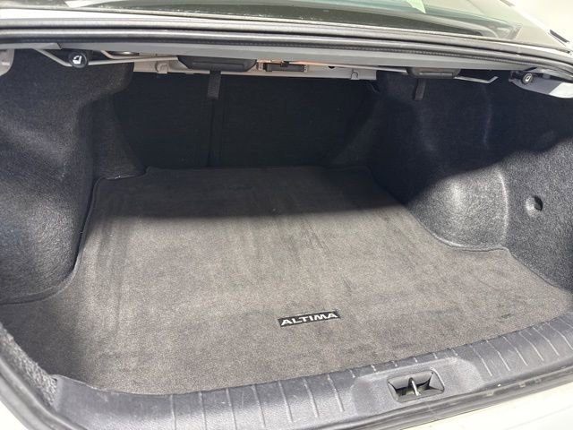 Used 2025 Nissan Altima 2.5 SV image 18