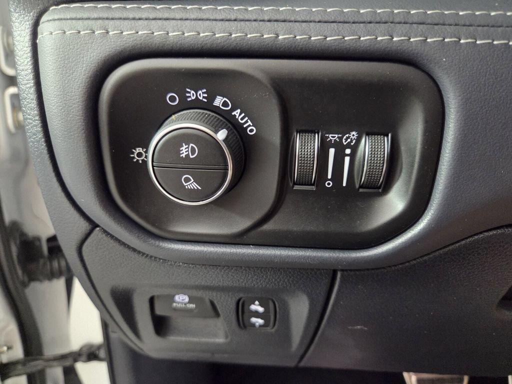 Used 2022 RAM 1500 Limited AWD/4WD image 22