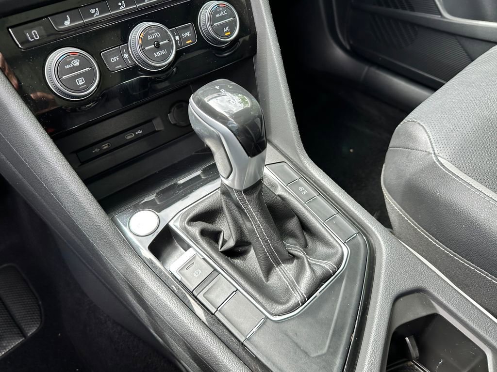 Used 2022 Volkswagen Taos SEL w/ Panoramic Sunroof Package image 16