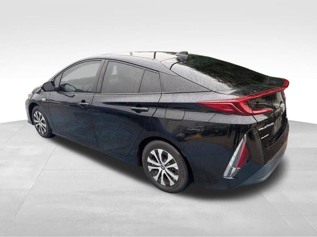Used 2021 Toyota Prius Prime LE w/ Carpet Mat Package (TMS) FWD image 3