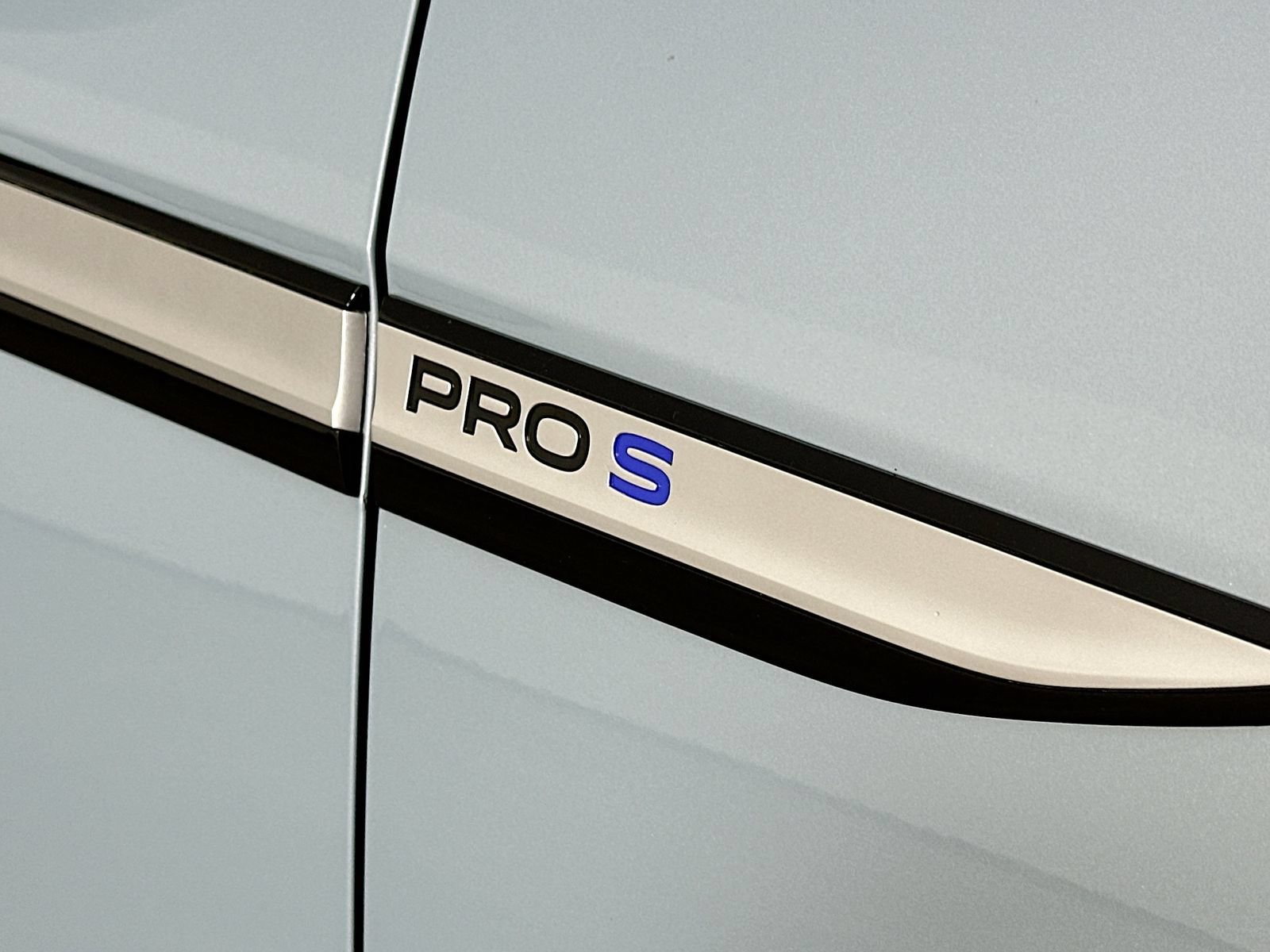 Used 2025 Volkswagen ID.4 Pro S RWD image 9