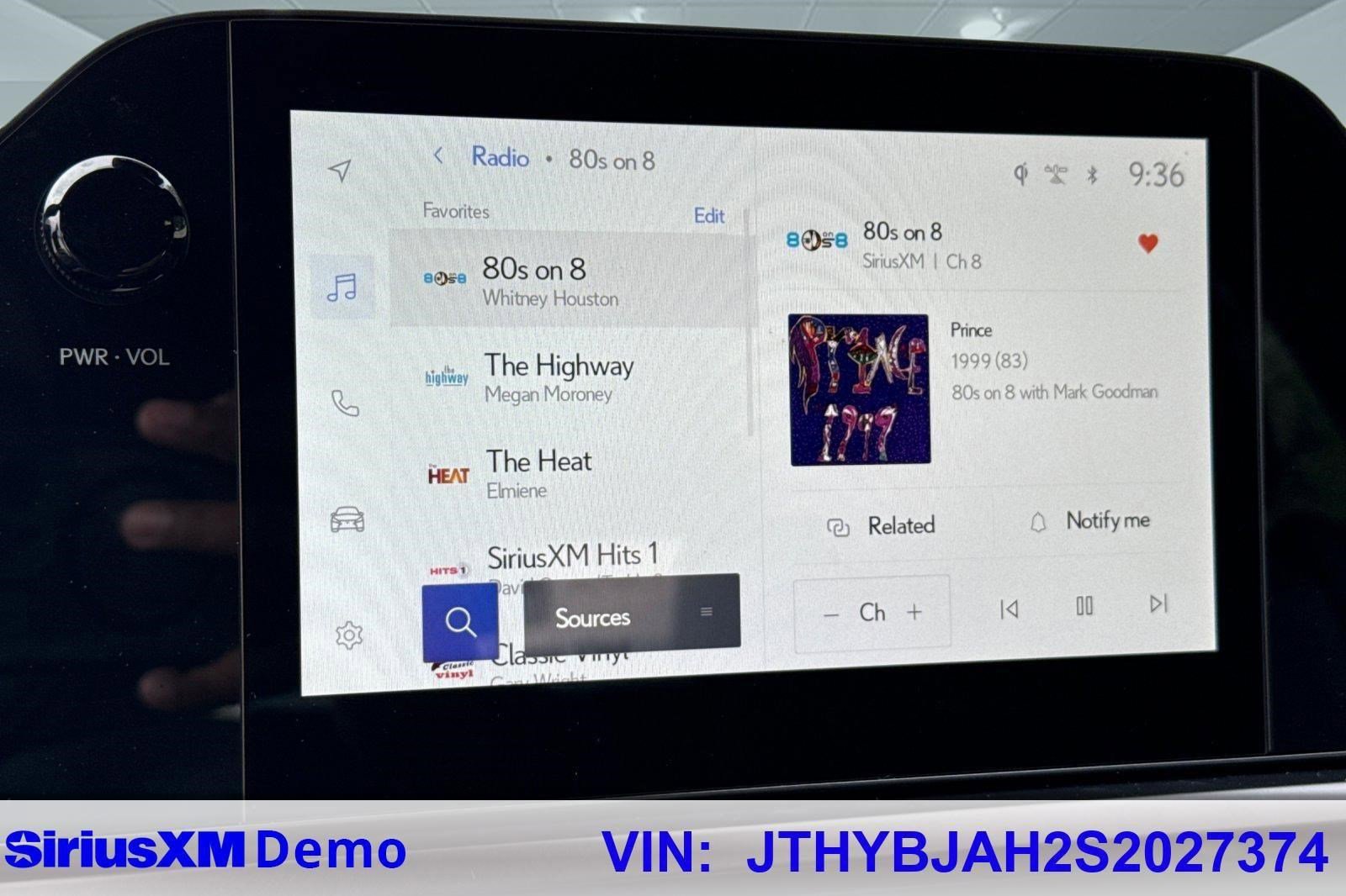 Certified 2025 Lexus UX 300h FWD w/ Accessory Package (Z2) image 36