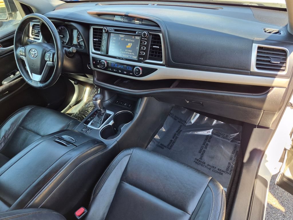 Used 2016 Toyota Highlander XLE AWD/4WD image 35