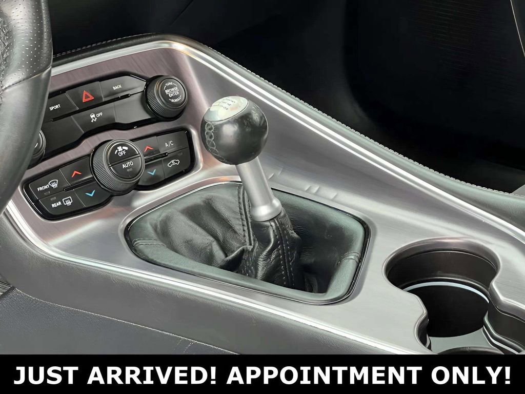 Used 2016 Dodge Challenger R/T w/ Blacktop Package RWD image 29