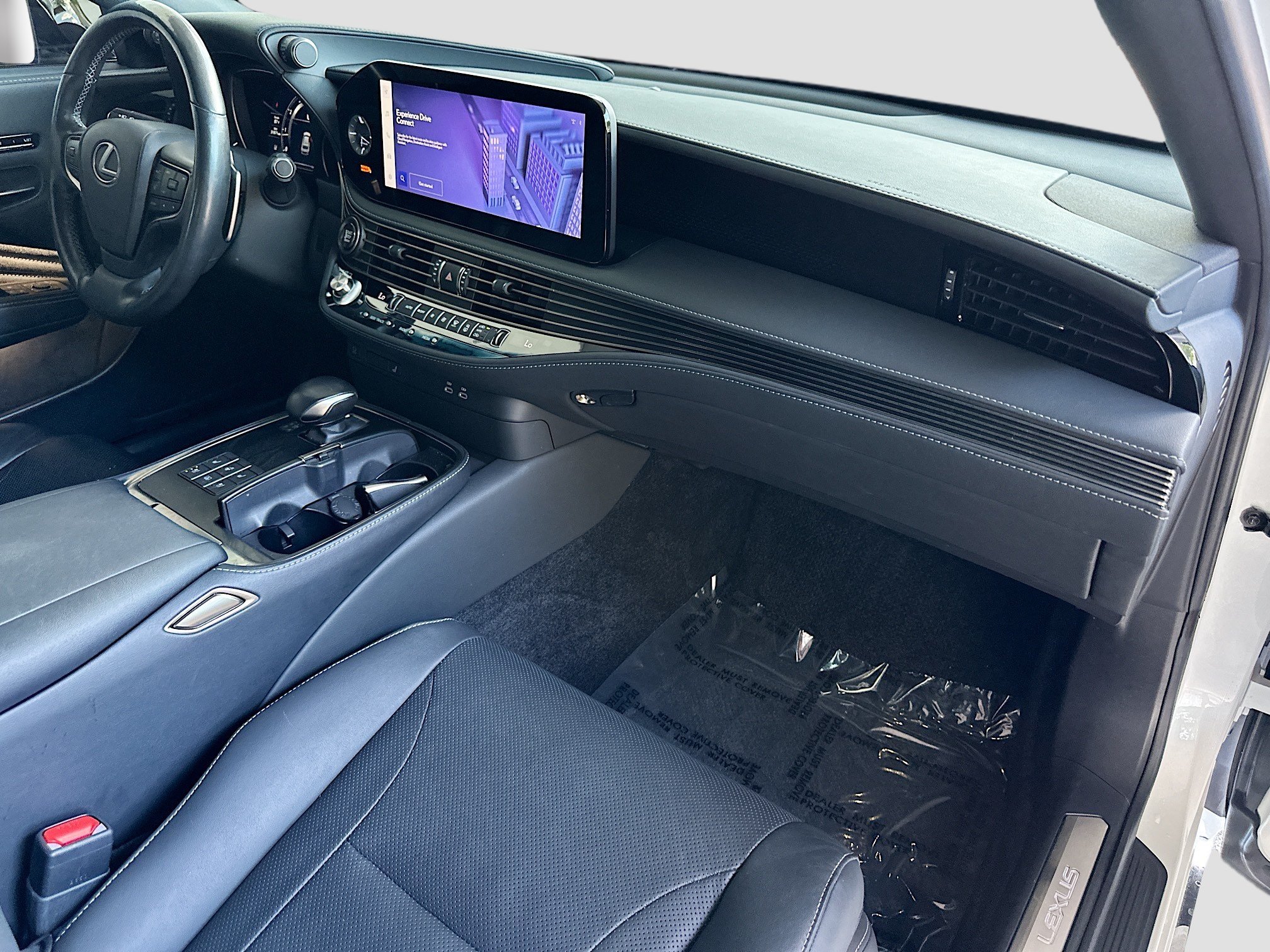 Used 2023 Lexus LS 500 w/ Accessory Package (Z2) RWD image 28