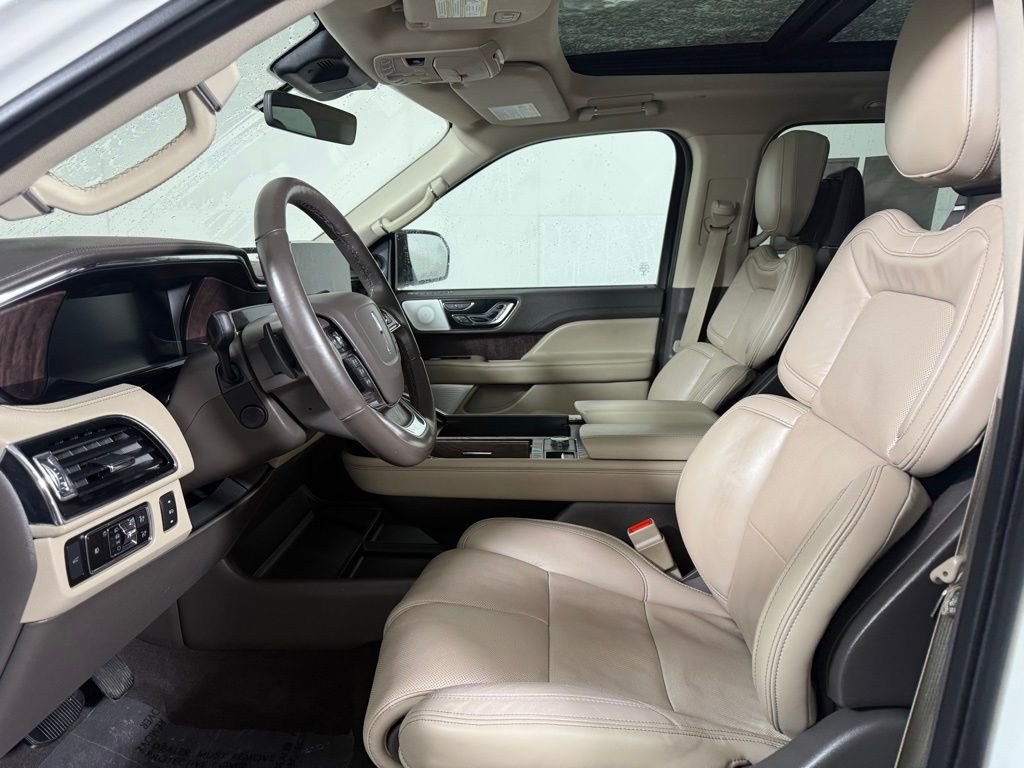 Certified 2023 Lincoln Navigator Reserve image 17